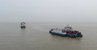 ৩৫ মিনিট বন্ধ থাকার পর ফেরি-লঞ্চ চলাচল শুরু